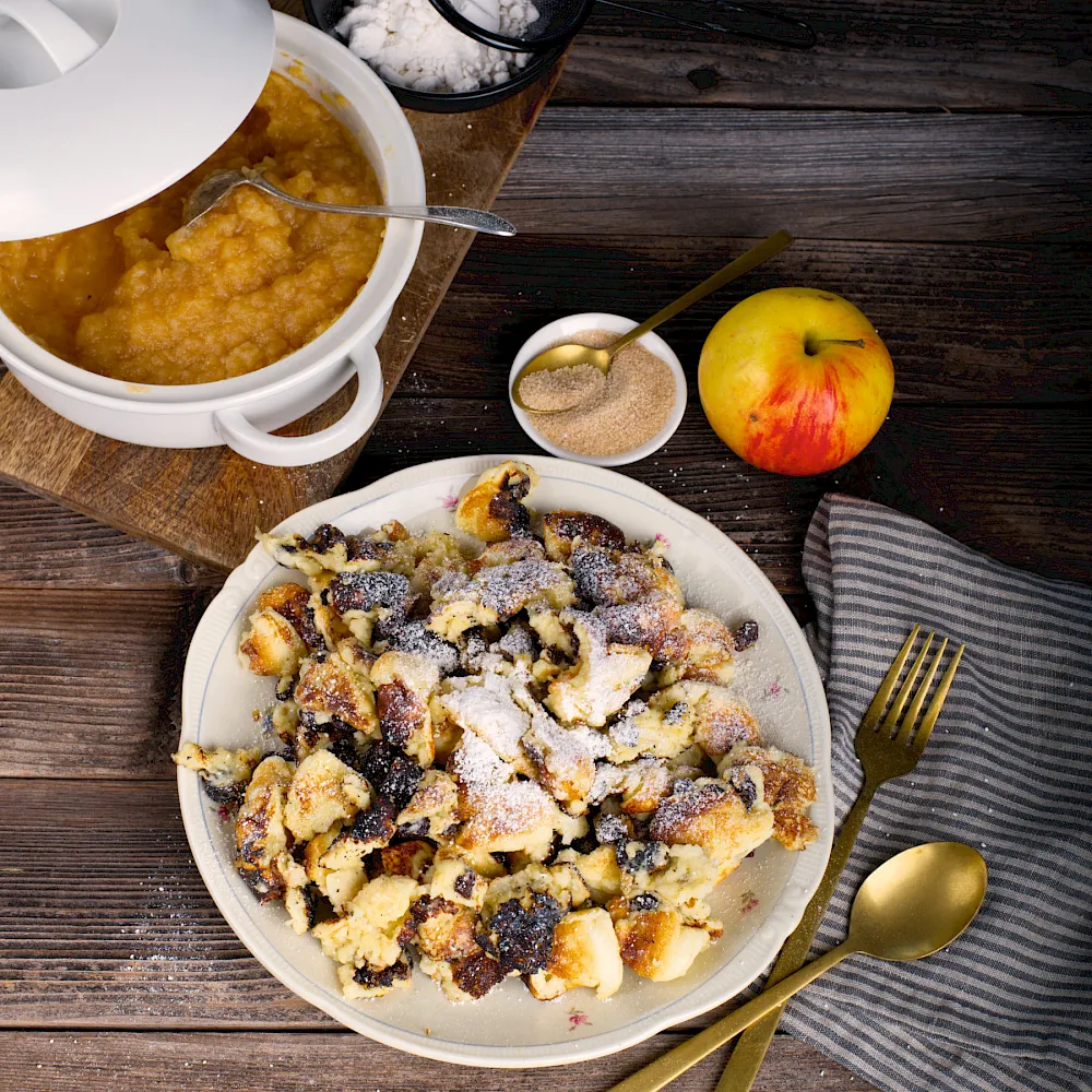 Kaiserschmarrn mit Apfelmus