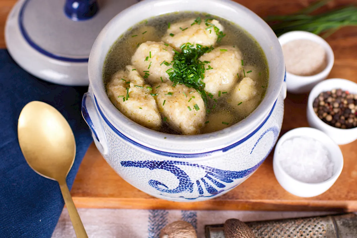 Grießklößchensuppe nach Oma Gudrun